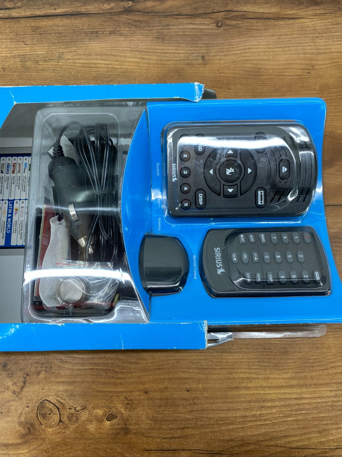 Sirius One, SV1 Kit Portable Satellite Radio. New Open Box. Complete.