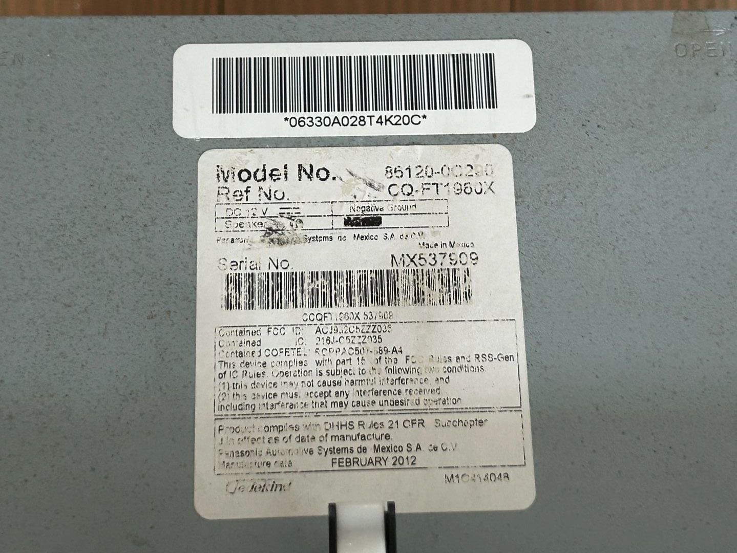 Toyota Tundra OEM AM/FM CD MP3 Radio Receiver, Model 86120-00290