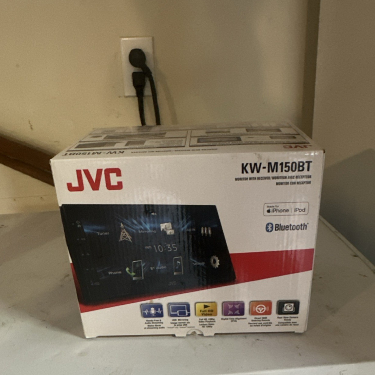 JVC KW-M150BT 2 DIN Touchscreen Digital Media Receiver w/ Bluetooth USB Input