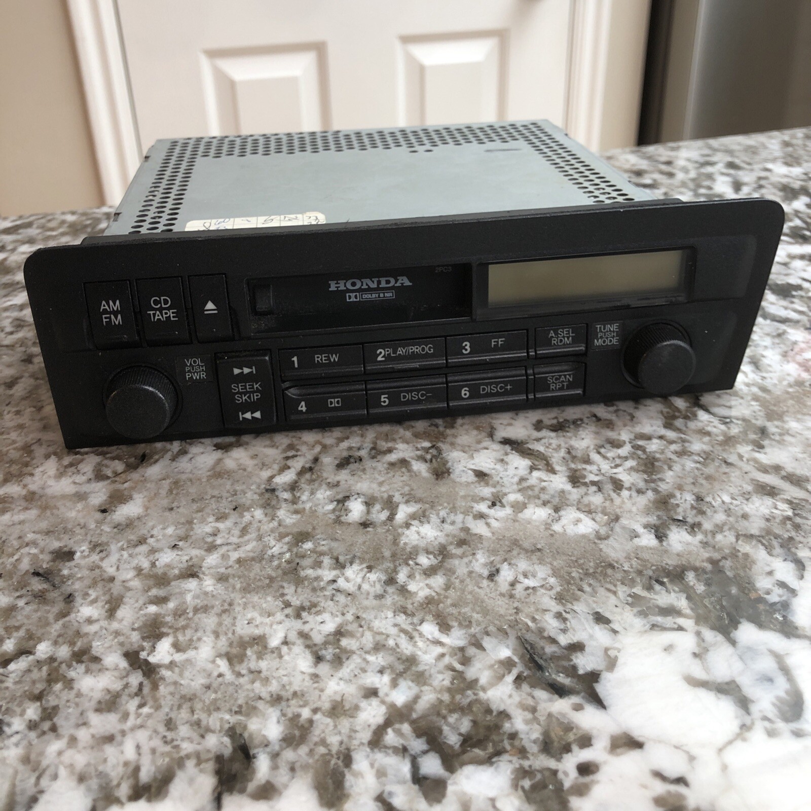 2001-2002 Honda Civic OEM Cassette AM FM Radio Player CM621-A0 39100-S5A-A110-M1