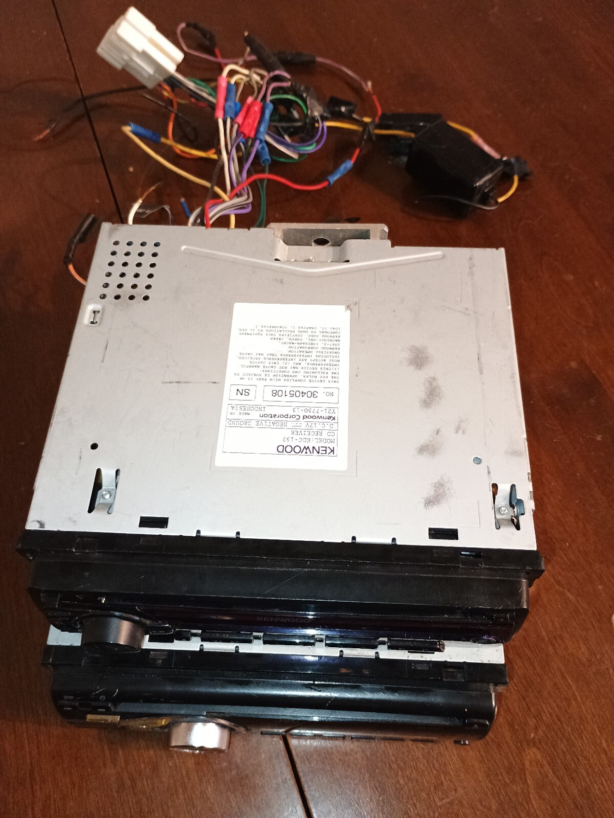 Kenwood KDC-152 AND JVC KD-R330