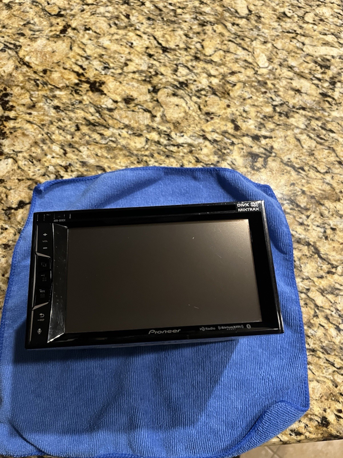 Pioneer AVH-501EX 6.2inch MultimediaBluetooth in-Dash DVDReceiver$145.00
