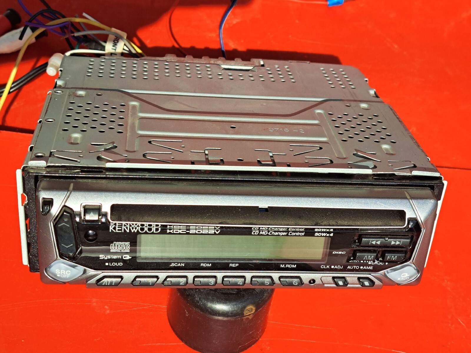 Kenwood In Dash CD Receiver Model KDC-2022V 50 peak x 4 CD changer controls