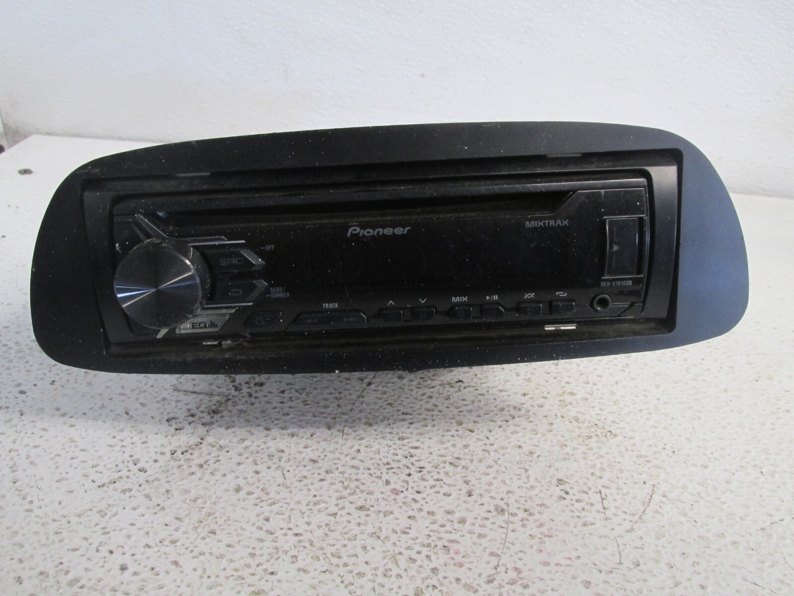 Pioneer DEH-X1910UB Radio Car Stereo CD Player MP3 AM FM USB Aux 50W x4