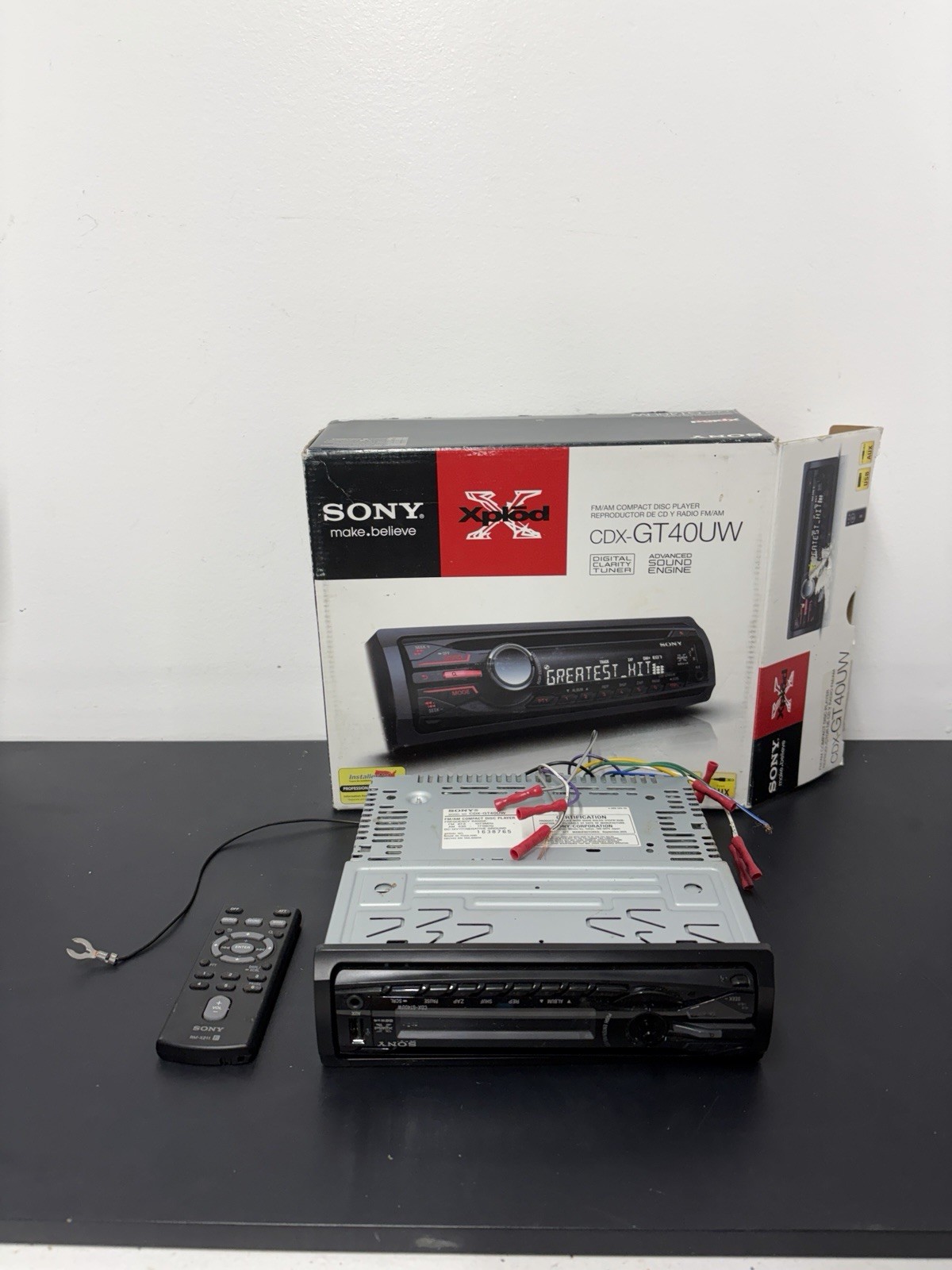 SONY Car Audio, CDX-GT40UW, FM/AM Compact Disc Player With Remote (For Parts)