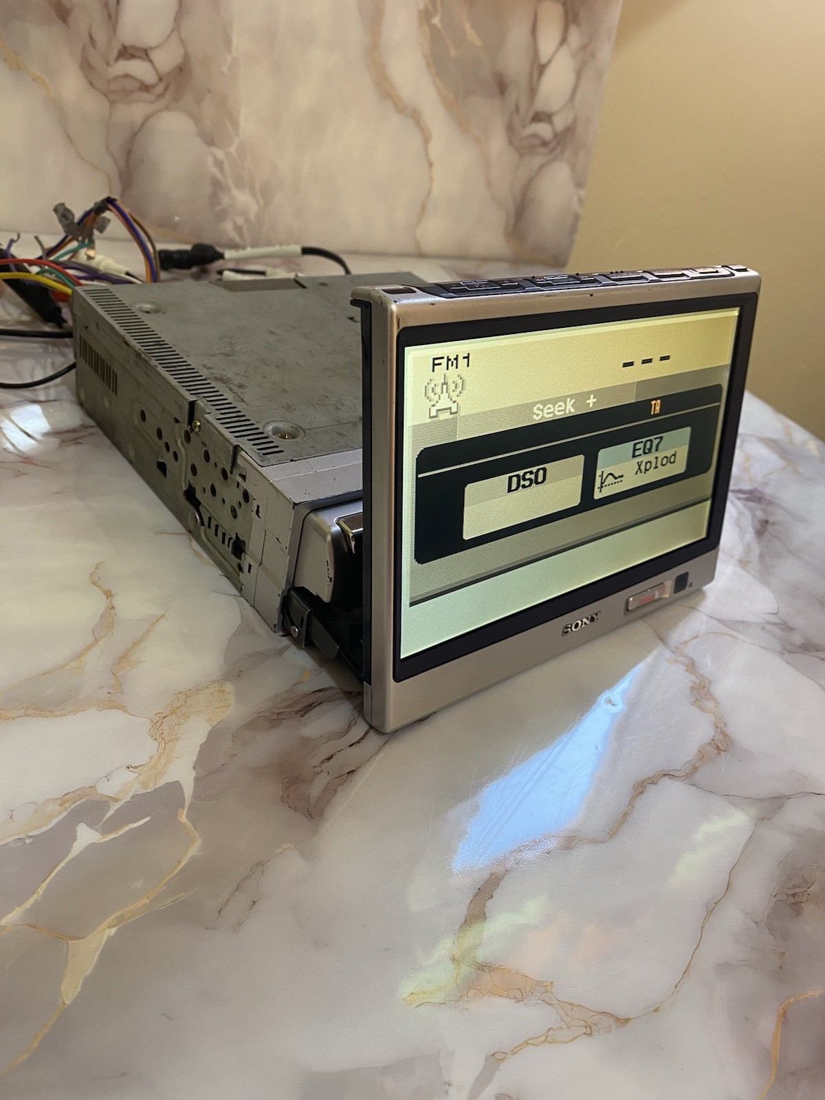 Rare Sony XAV-7W IN-DASH 7″ LCD Monitor Player Car Stereo Receiver *WORKING*