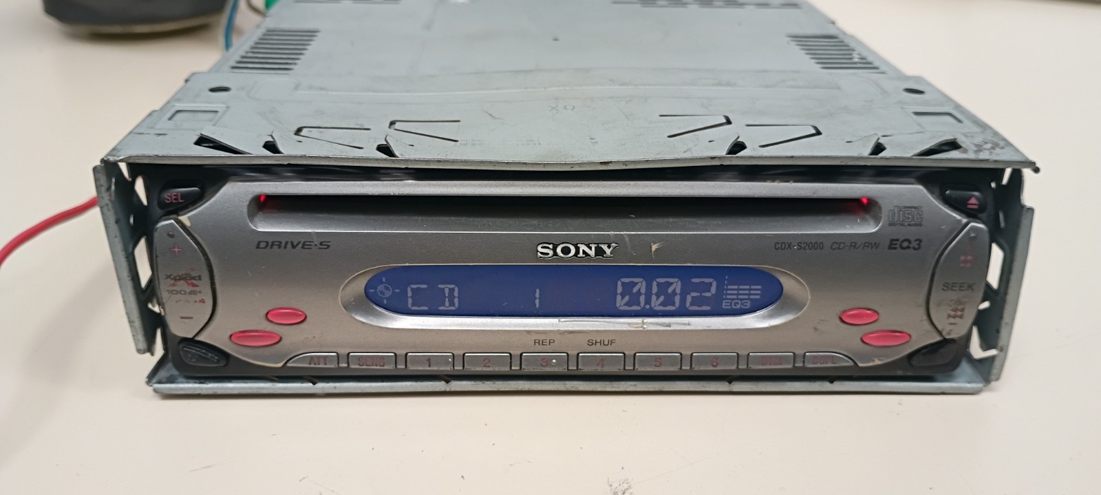 Sony XPLOD Car Stereo CDX-S2000 AM/FM CD Player 52W X 4 Working fine