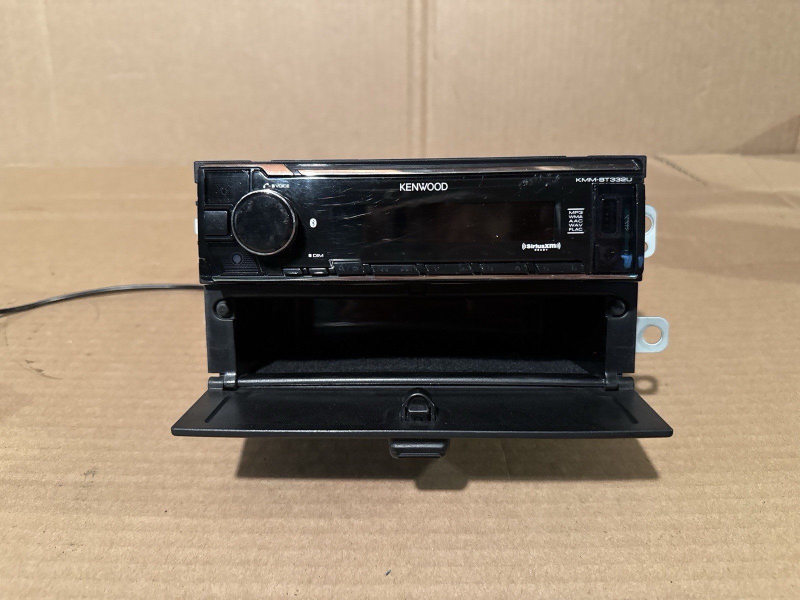 Kenwood KMM-BT332U Bluetooth Single Din Car Stereo USB AUX