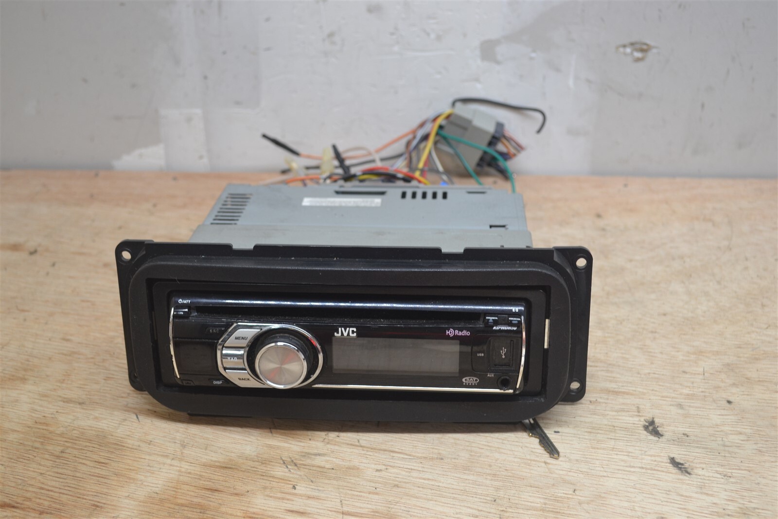 Jvc Kd-hdr50 Cd Player USB In Dash Receiver With Wiring Harness