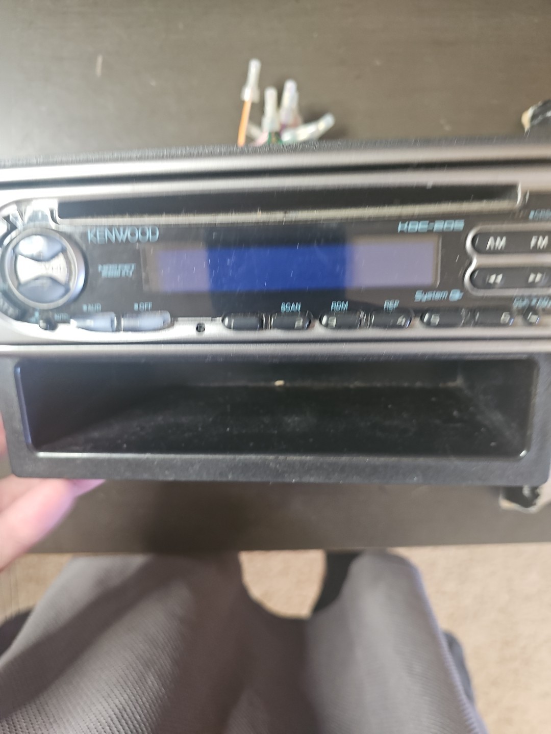 Kenwood KDC-205 Car Stereo Detachable Face with Harness-CD Player AM/FM-CLEAN!