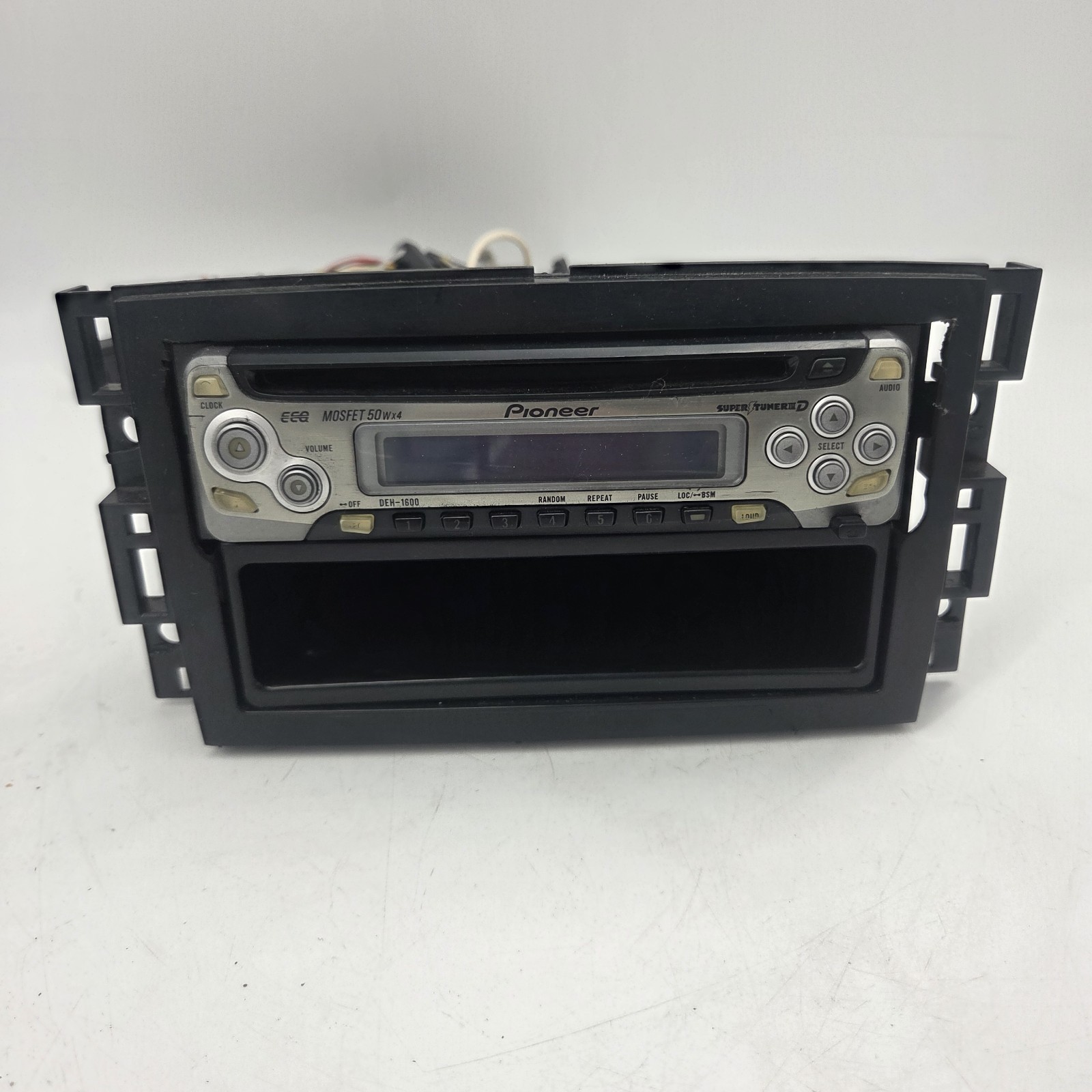 Pioneer DEH-1600 MOSFET 50Wx4 High Power CD Player with FM/AM Radio