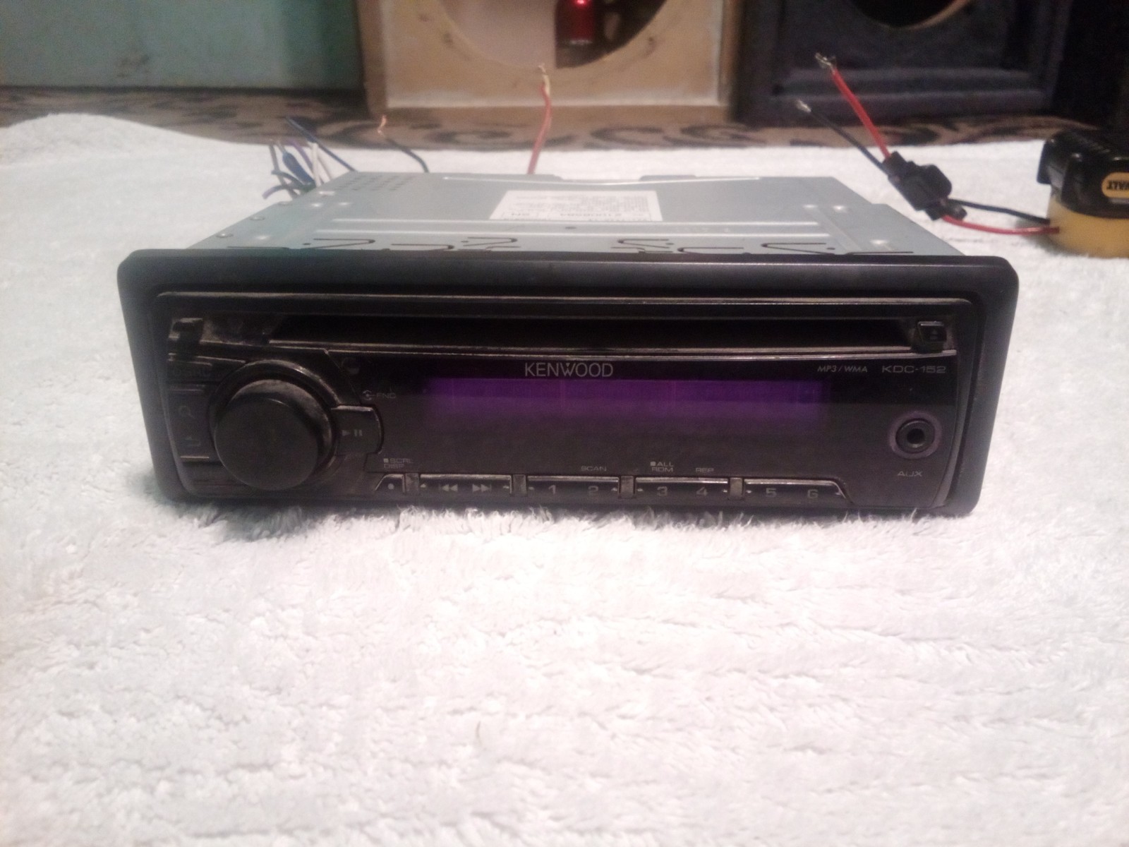 Kenwood KDC-152 1 DIN Car Radio with Auxiliary Input Stereo Head Unit 21008584