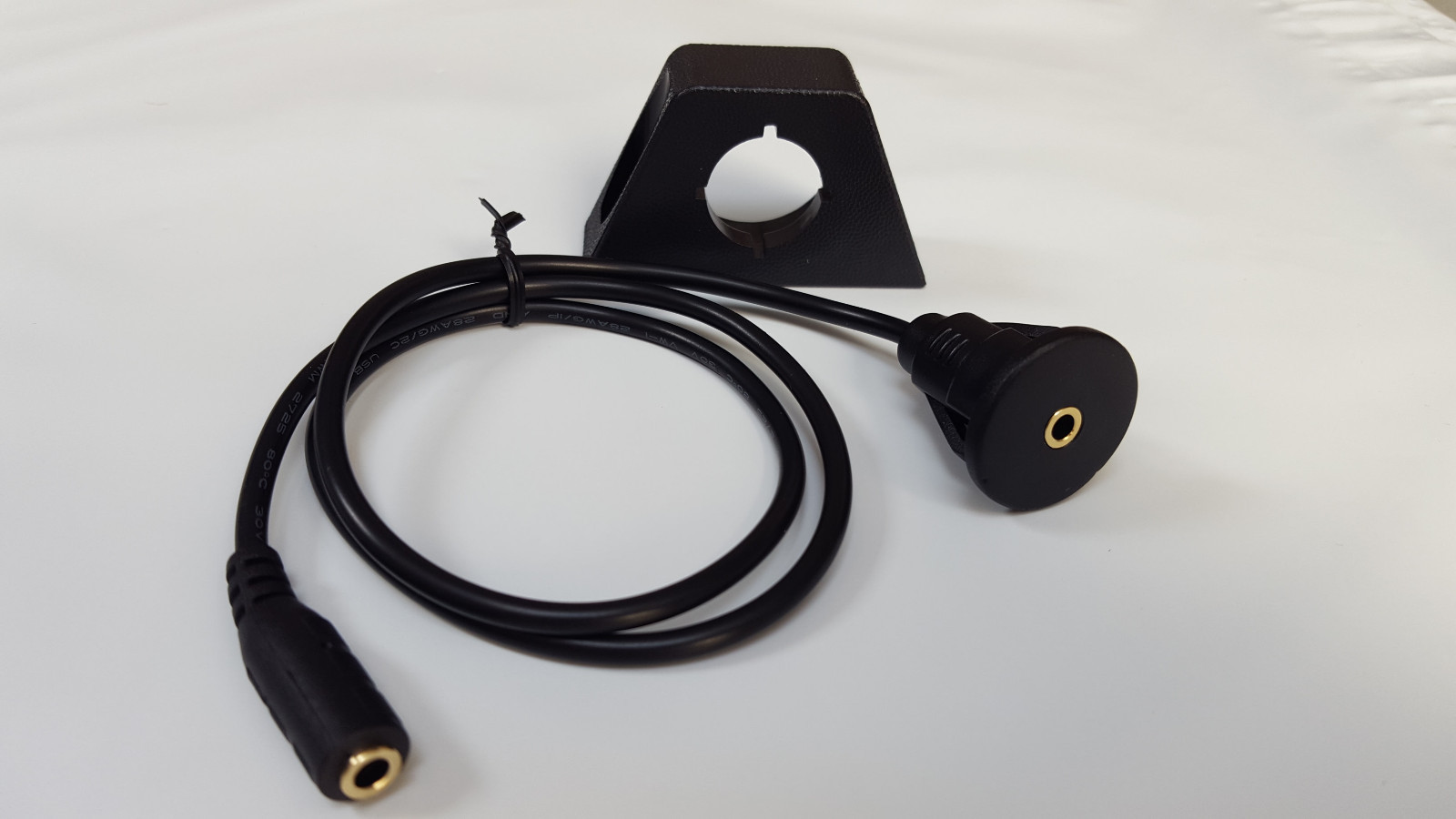 Grom Audio Flush Mount 3.5mm female Universal auxiliary cable 2FT #C-FM35