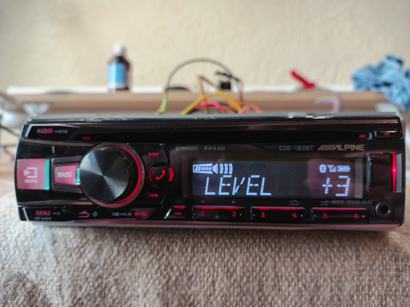 Alpine CDE-183BT Car Stereo CD Media Receiver Fully Working Great Shape