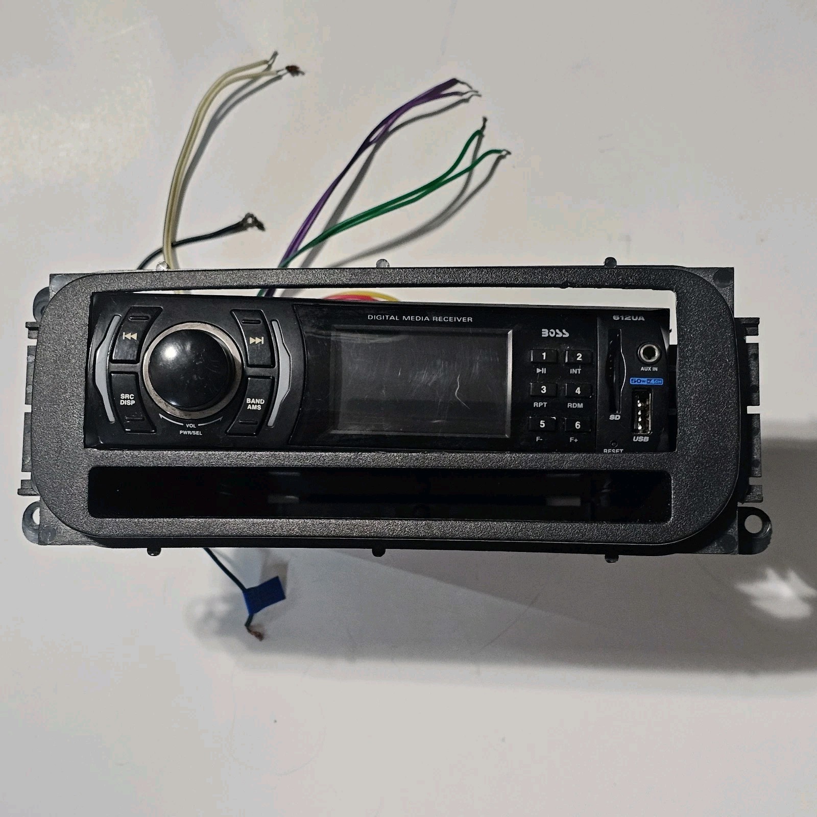 Boss 612UA MP3/Flash Card/Digital Media Receiver (No CD)/USB In Dash Receiver