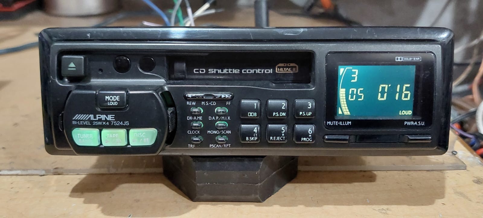 Alpine 7524 CASSETTE TAPE RECEIVER CAR PLAYER STEREO WORKING