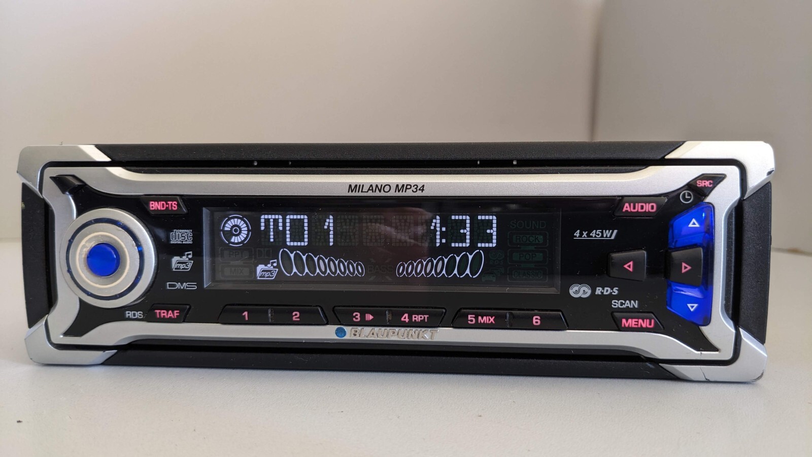 Blaupunkt Milano MP34 7644192310 Original Car Radio CD MP3 Aux-In 4×25 Watt