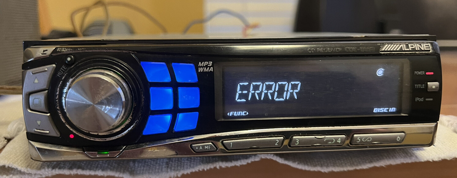 Alpine CDE 9852 CD Player In Dash Receiver Radio Works CD Player Does Not Work