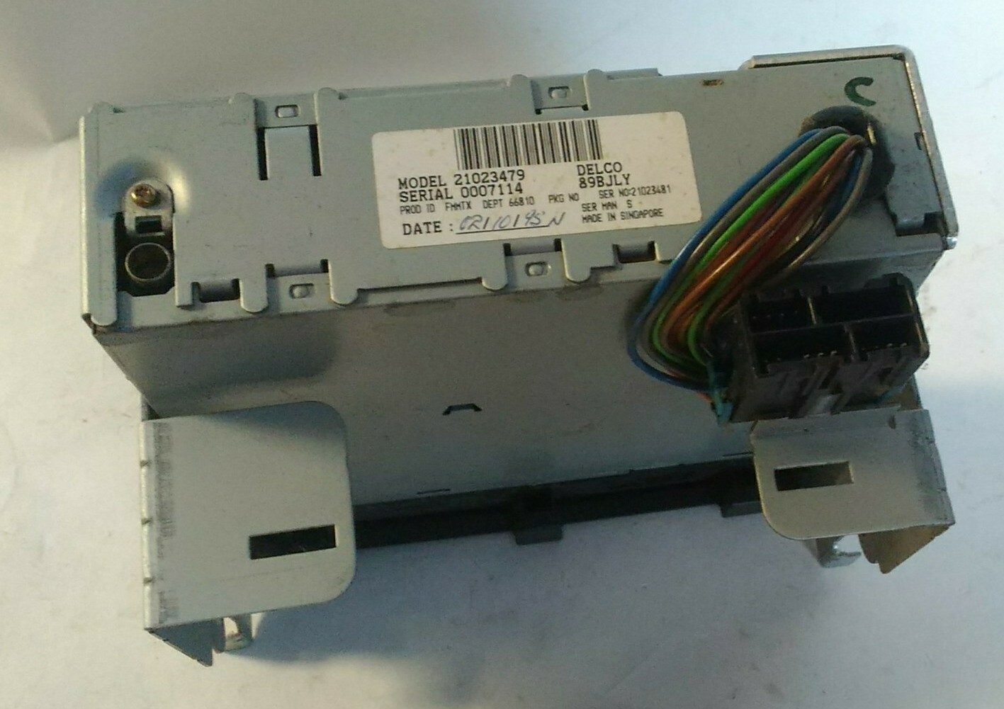 Saturn AM/FM In Dash OEM Radio Delco 21023479 General Motors