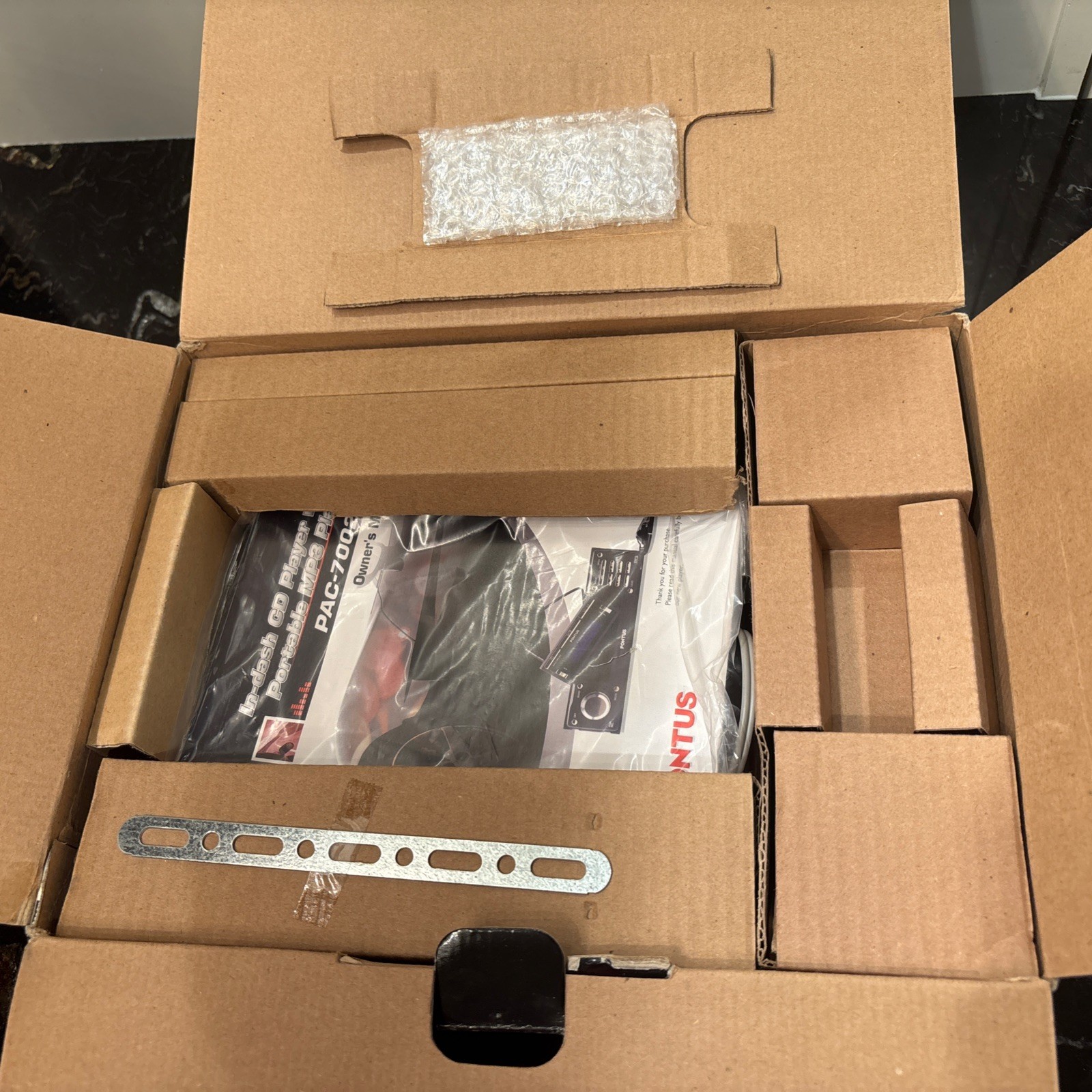 Pontus PAC-7002(B) In-dash CD Player with Portable MP3 Player