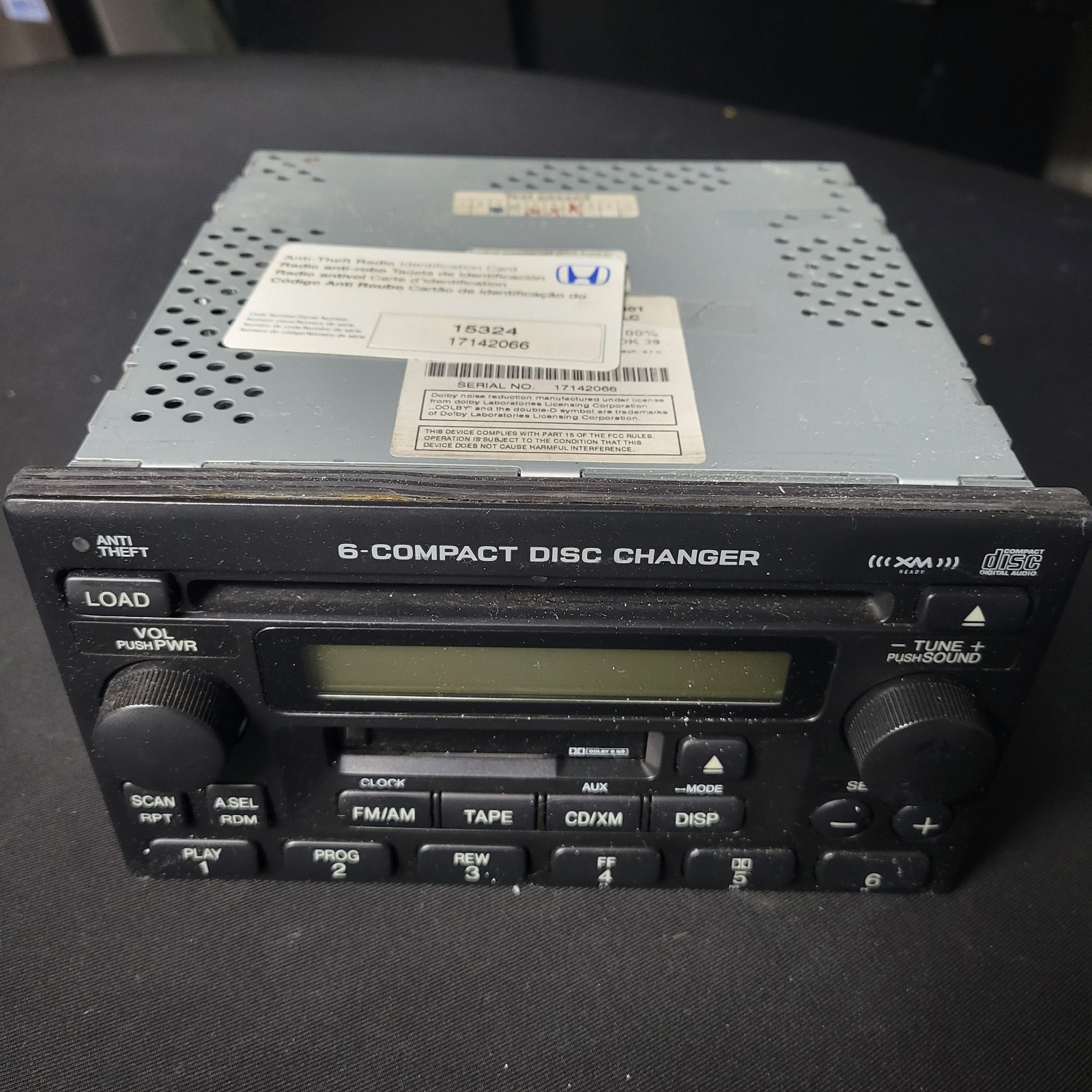 02-06 Honda CRV AM FM 6 disc CD Radio receiver 1TN1 39100-SCA-A201 FOR REPAIR!!
