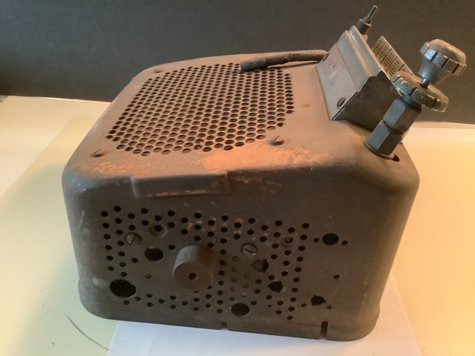 Vintage 1930s – 1950s Super Deluxe Car Radio & Speaker 64873 FOR PARTS OR REPAIR