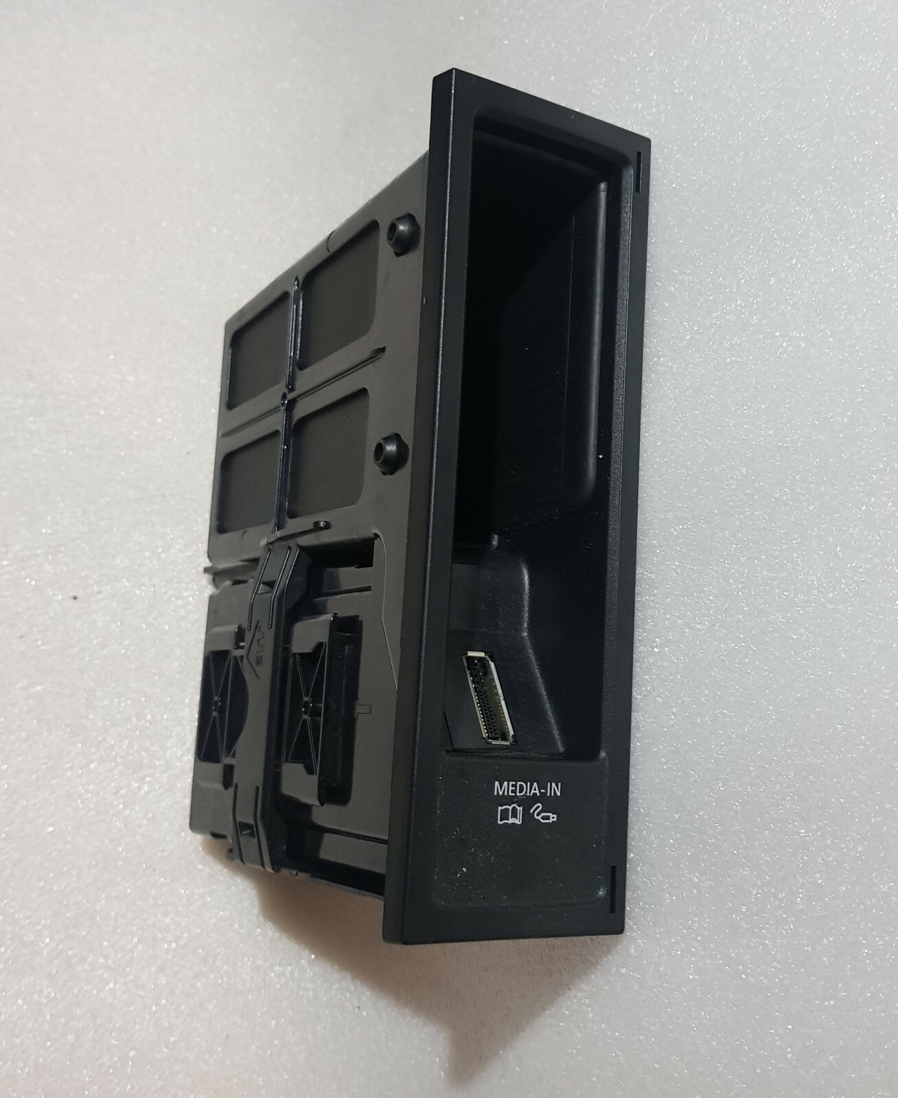 VOLKSWAGEN GOLF MK6 TIGUAN 5N MULTIMEDIA INTERFACE UNIT MEDIA IN PORT 5N0035341D