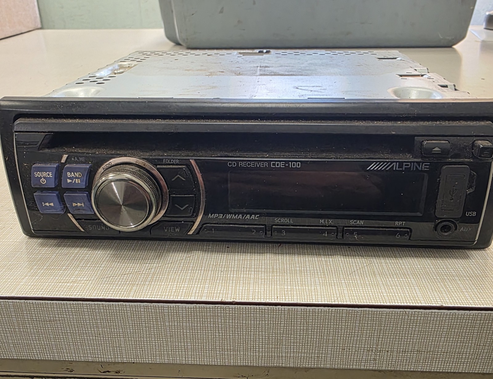 UNTESTED Alpine Model No CDE-100 In Dash Cd Receiver With Detachable Face