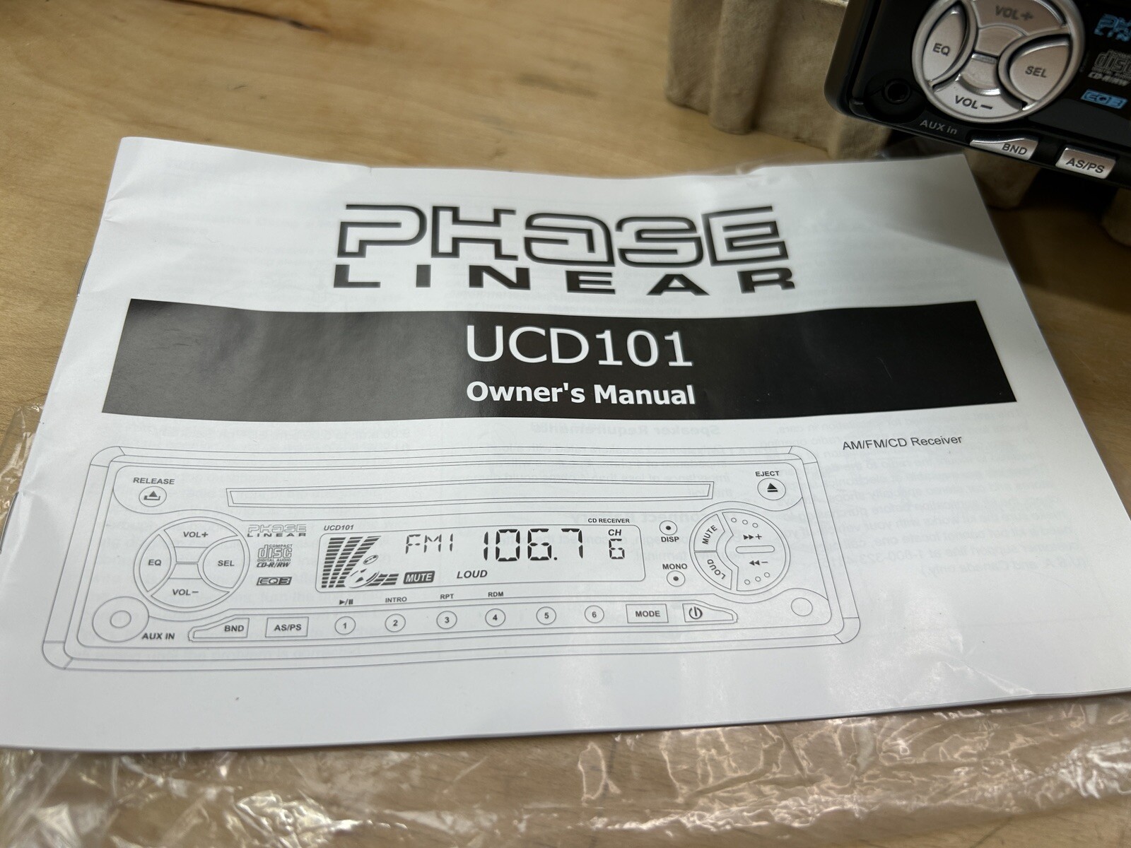 Audiovox Phase Linear by Jensen UCD101 Car Truck Stereo AM/FM/CD 160w Receiver