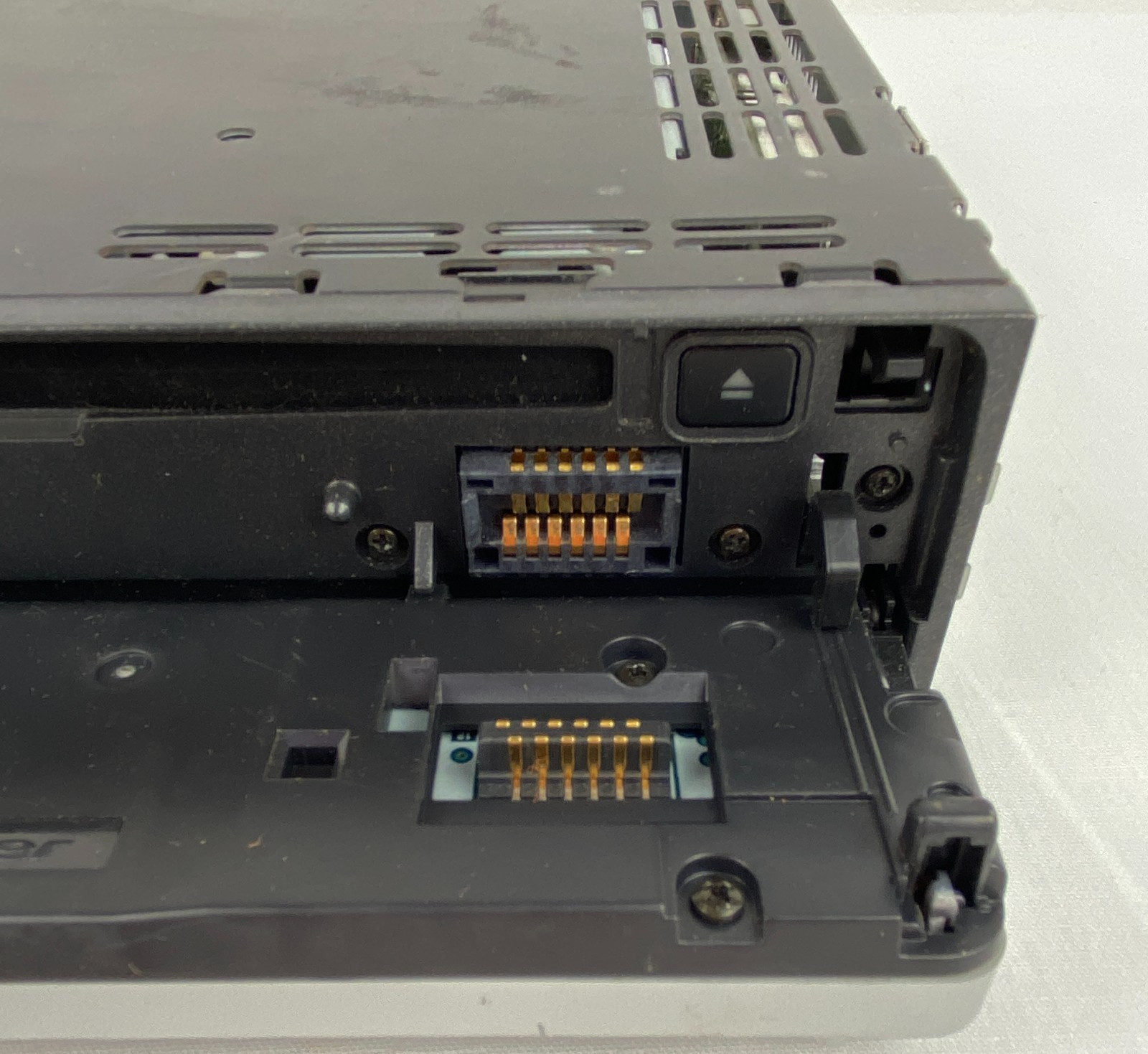 Pioneer Premier DEH-P560MP CD Car Radio *** PARTS ONLY *** B32
