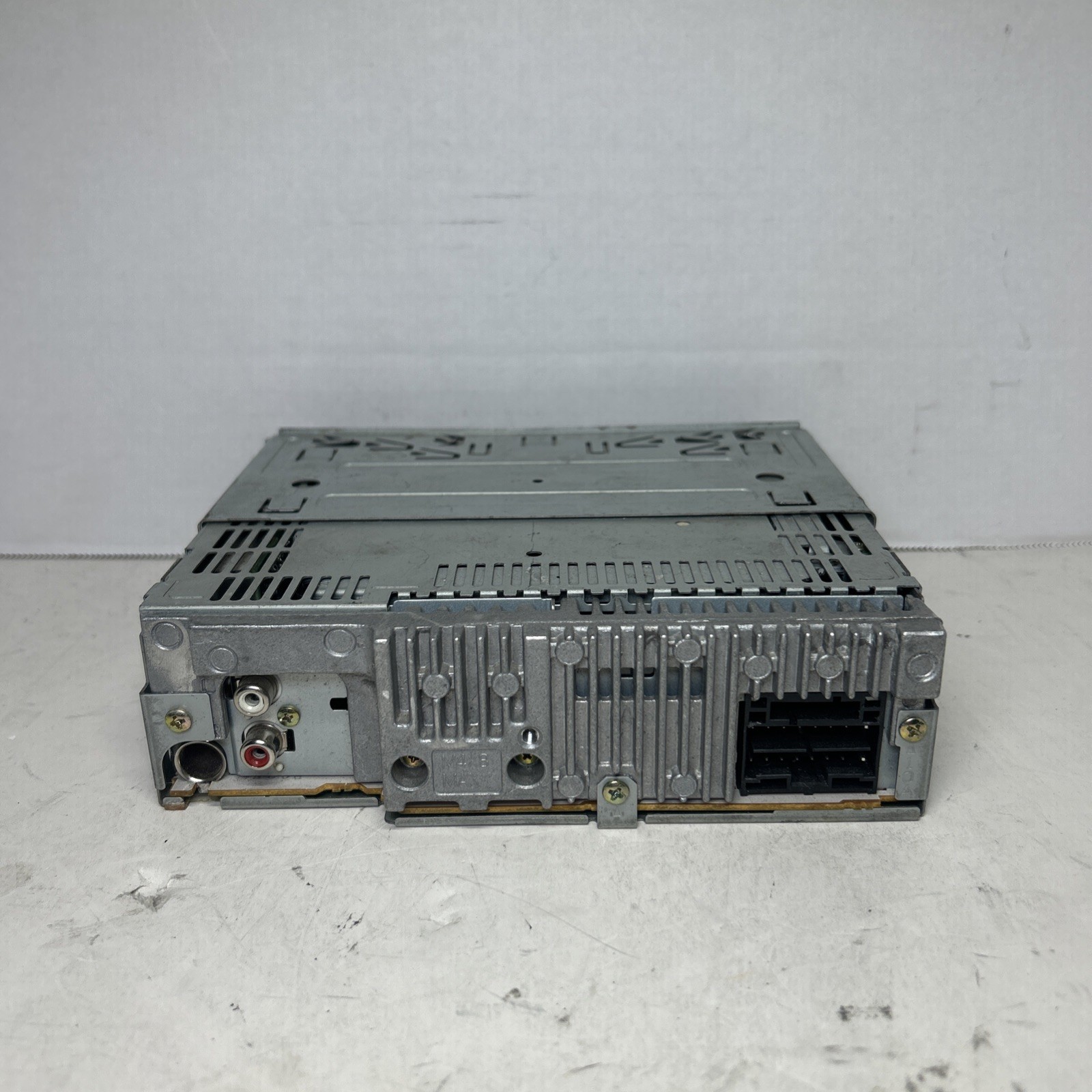 Pioneer DEH-1400 CD Player Stereo In Dash Audio Mfg 2002 Used Inc