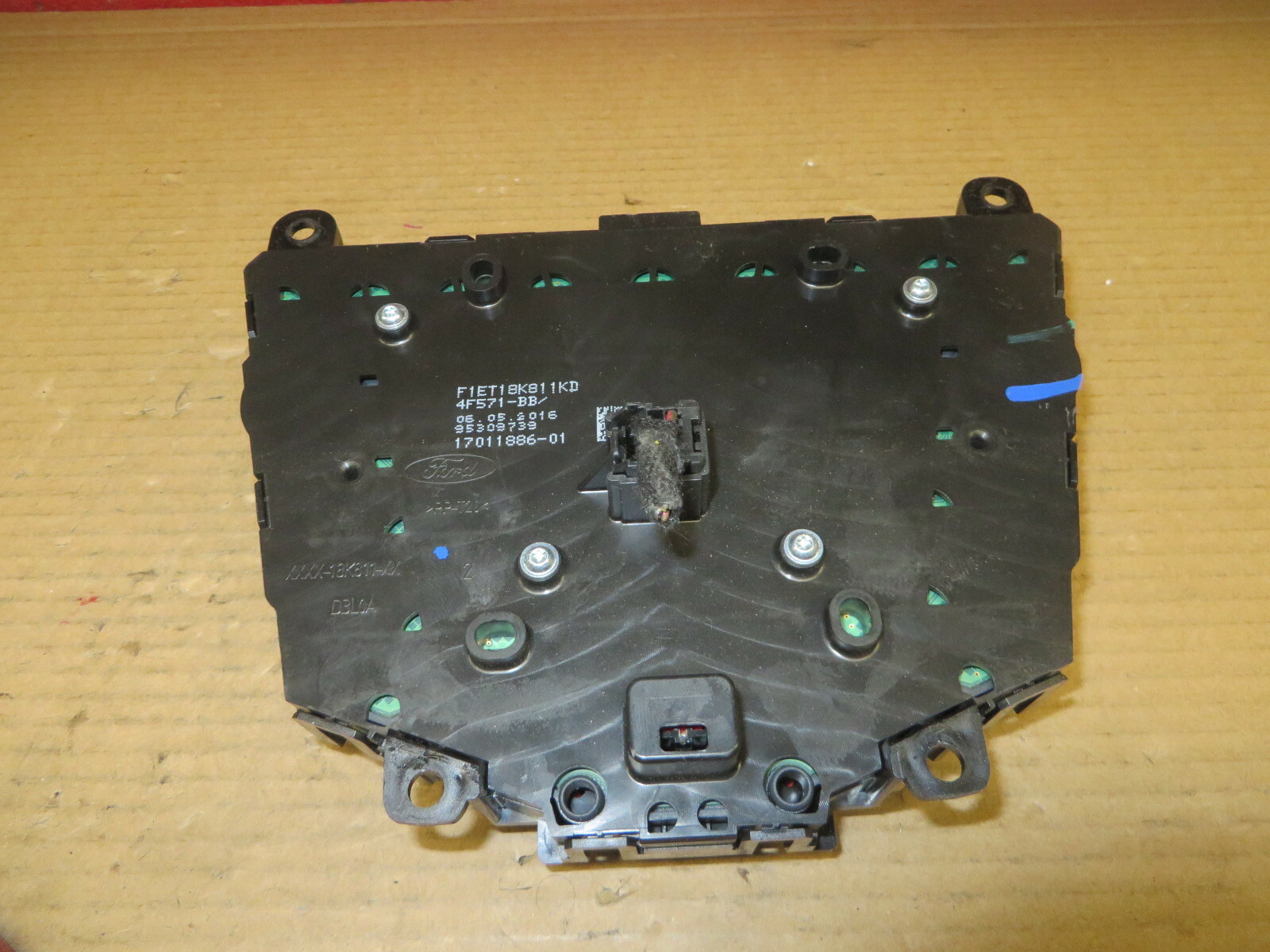 FORD FOCUS EDGE RADIO AUDIO AM FM CD FACTORY DASH UNIT OEM # F1ET18K811KD