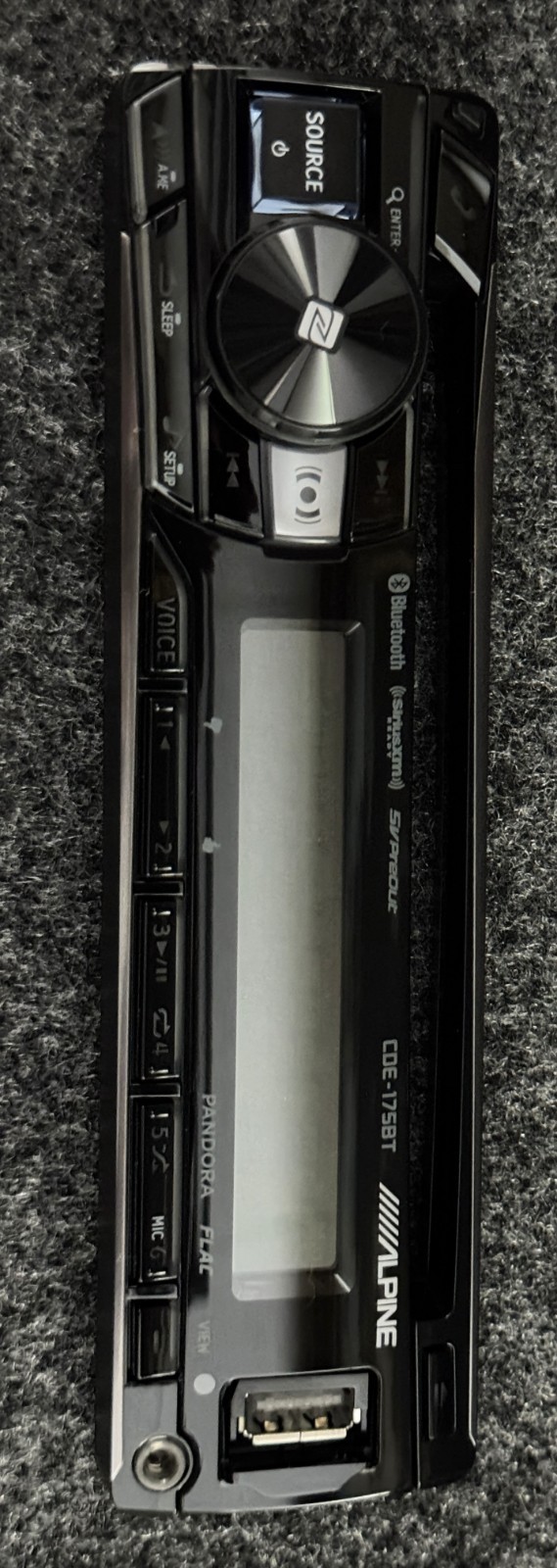 Alpine CDE-175BT NEW/OPEN BOX. EXTREMELY HARD TO FIND (SEE DESCRIPTION)