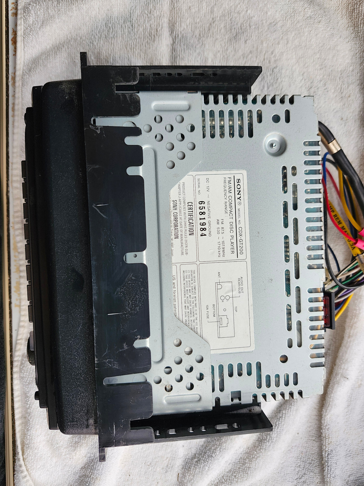 Sony Model Number-CDX-GT200 FM/AM Compact Disc Player Frequency Range.