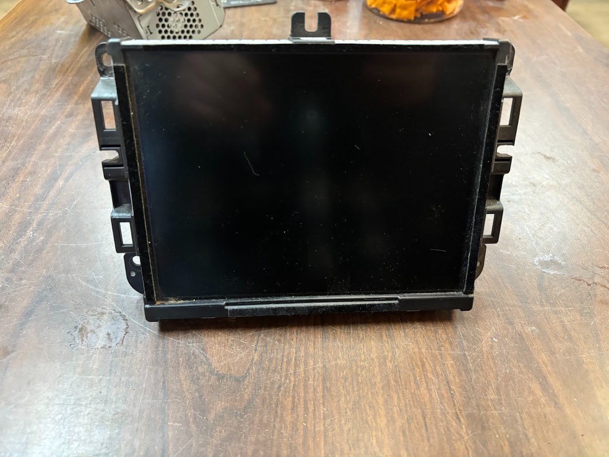 2014-2017 JEEP CHEROKEE NAVIGATION RADIO 8.4 SCREEN DISPLAY. 68249986AH