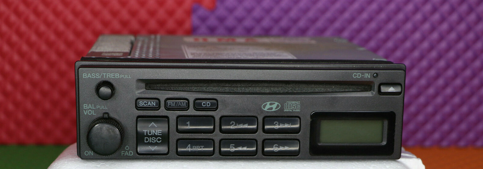 Hyundai Factory CD FM/AM Radio Part No. 96160-2D101AX H-260JU
