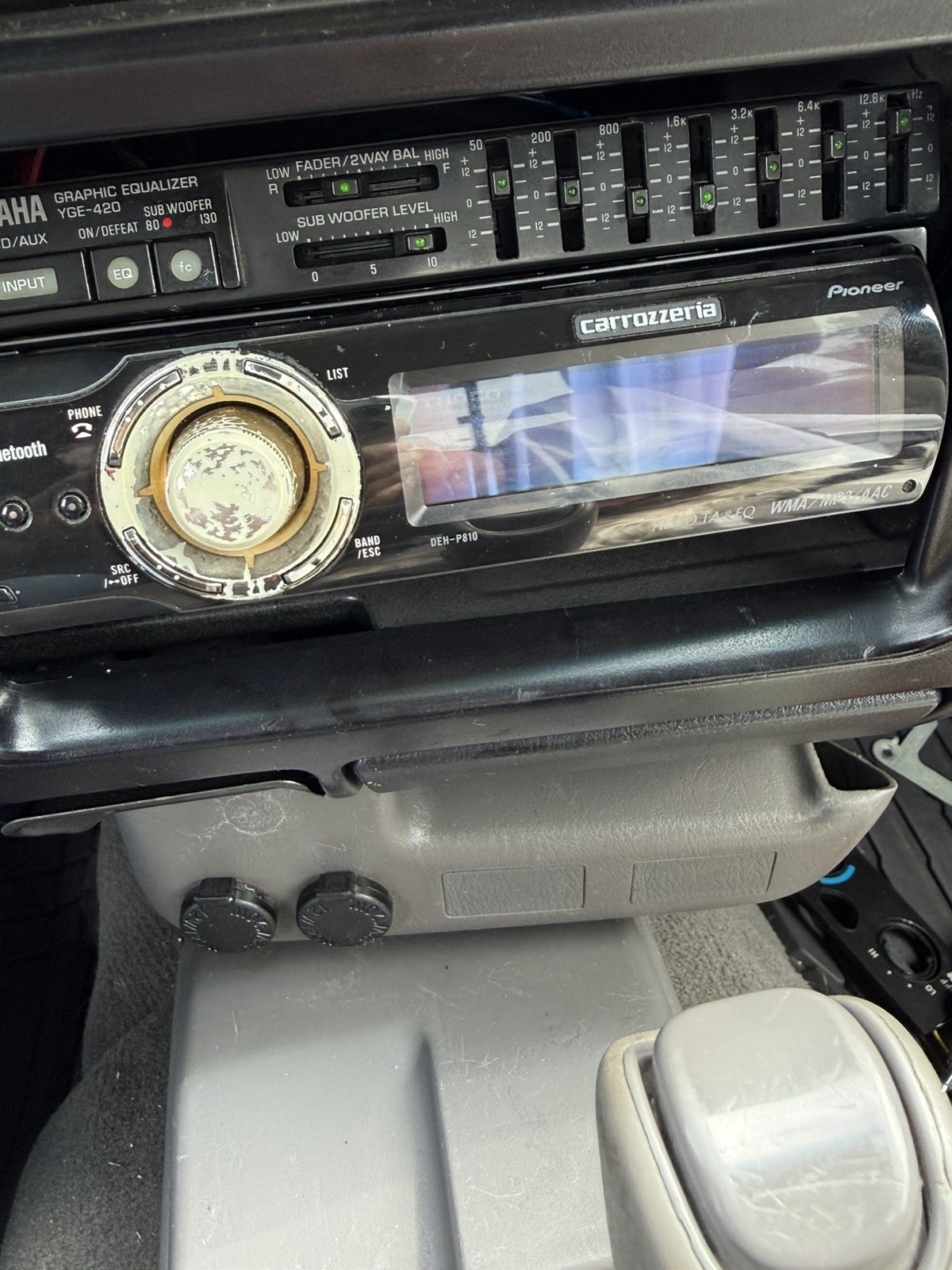 FOR PARTS or FIX. Pioneer DEH-P810 Carrozzeria CD player Bluetooth. NO RETURN