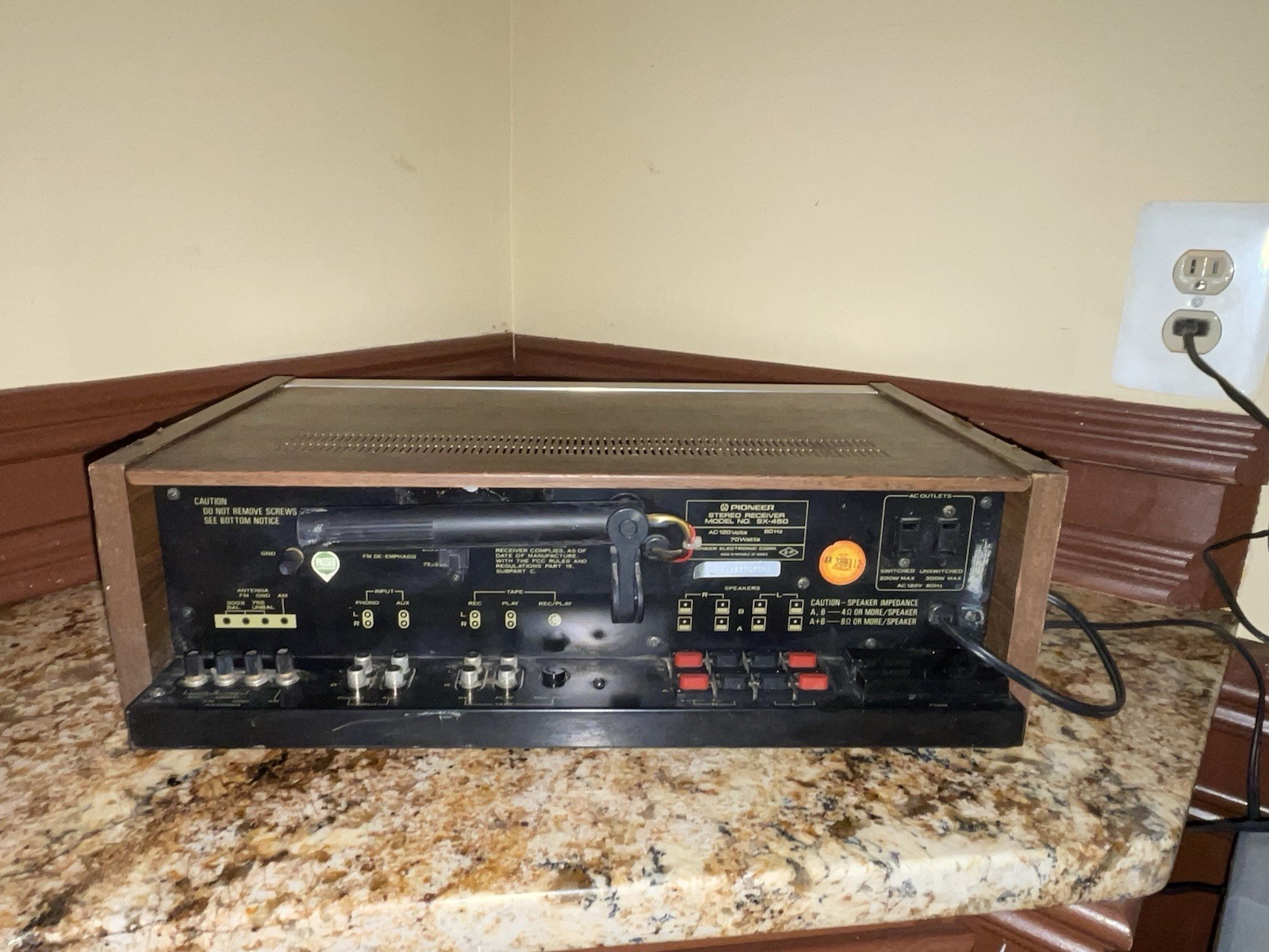 Pioneer SX-450 15-watt per channel Solid-State AM/FM Stereo Receiver Read Desc