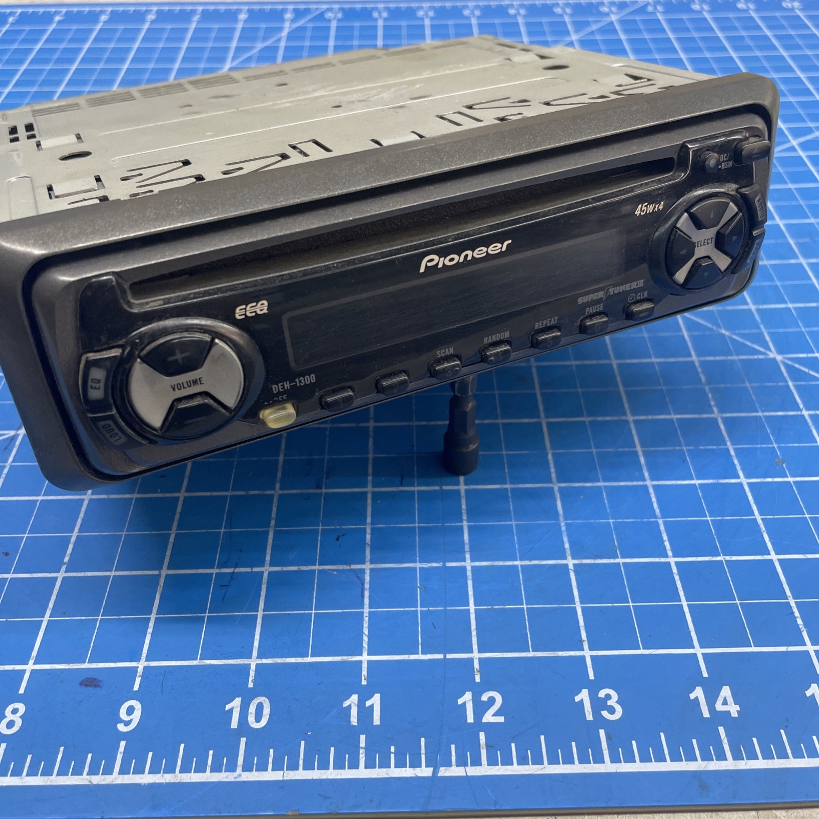 Pioneer DEH-1300 Car Stereo CD Player Single DIN MOSFET 50Wx4 w/ Wiring