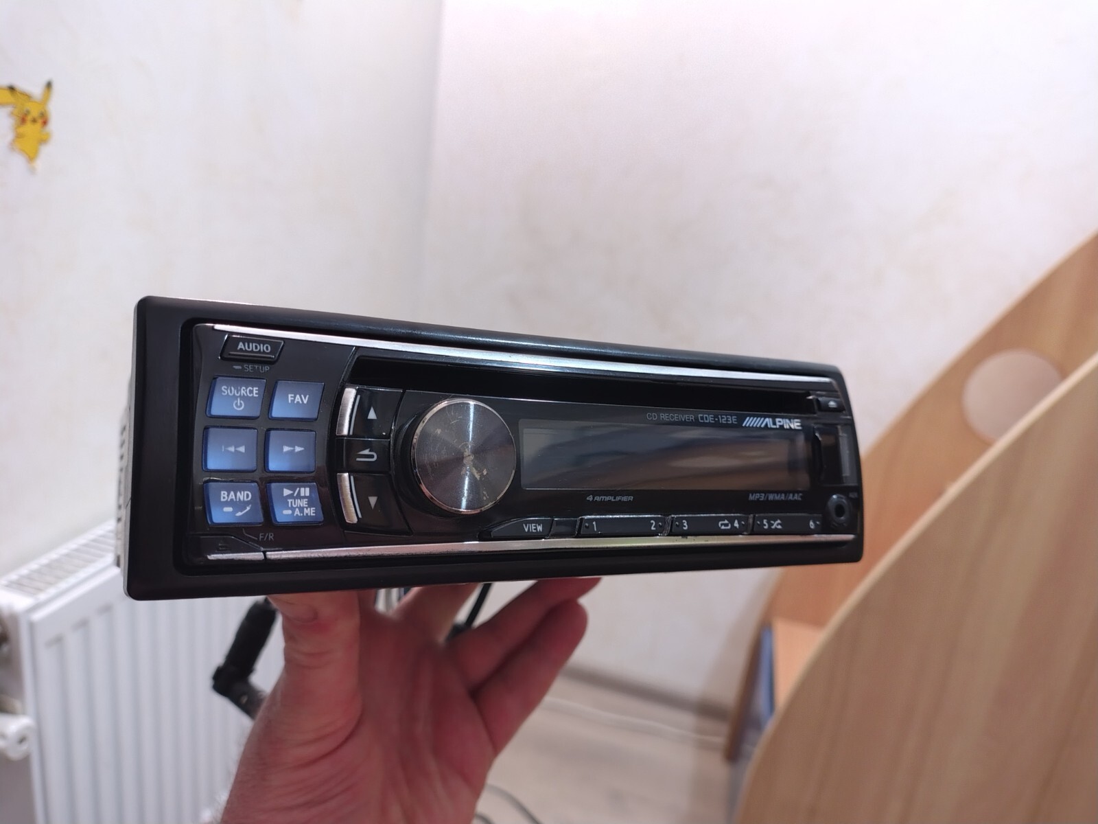 Alpine CDE-123E Car Stereo Mobile Media Receiver Fully Working Good Shape
