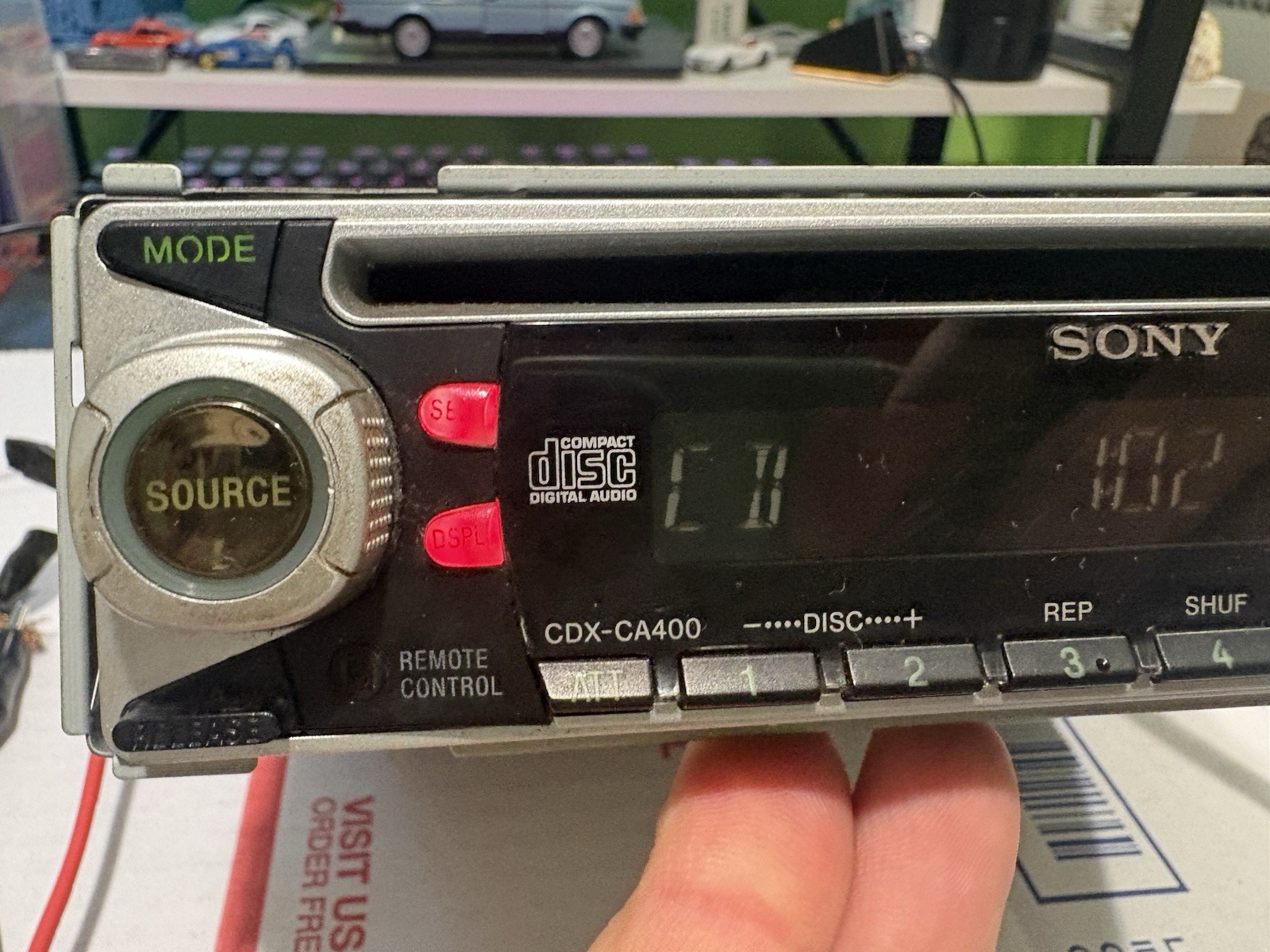 Sony CDX-CA400 Indash Car Stereo CD Player Controller 50W x 4 Works No Remote