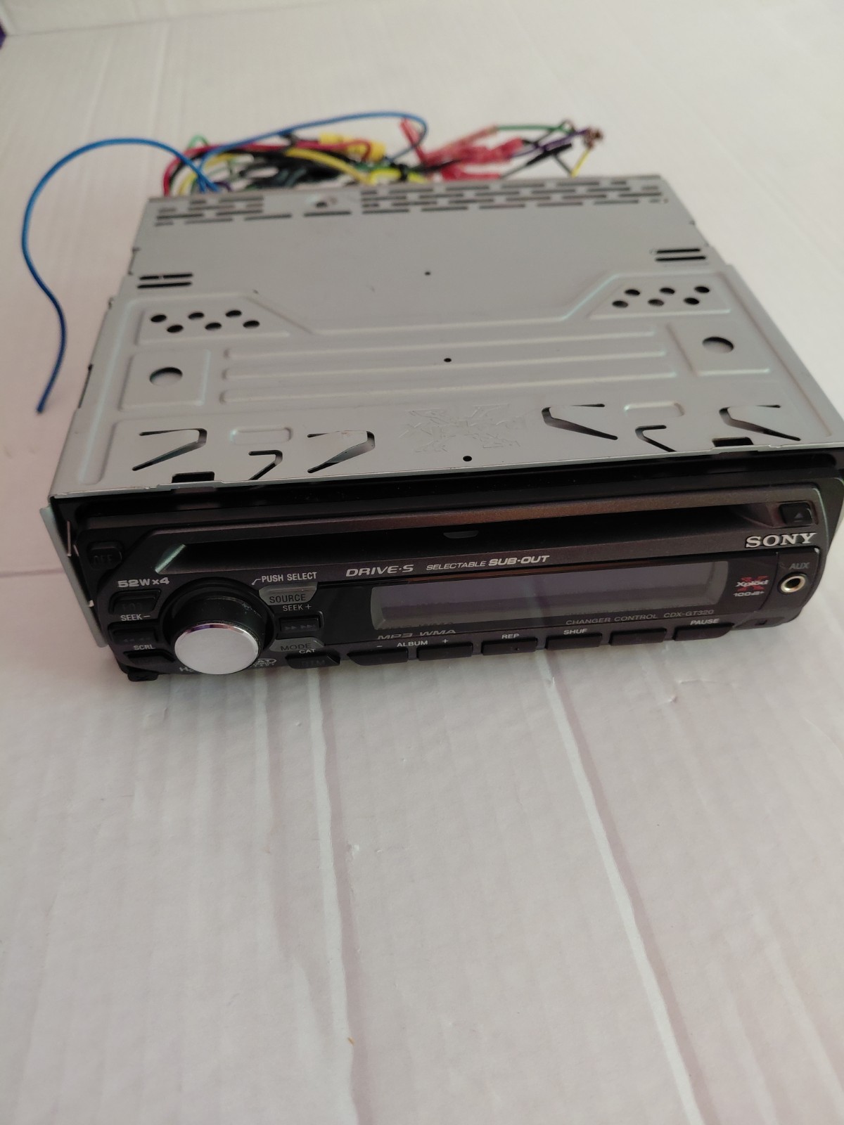 Sony CDX-GT320 CD MP3 WMA Car Stereo AM/FM Receiver AUX w/ Harness & Sleeve