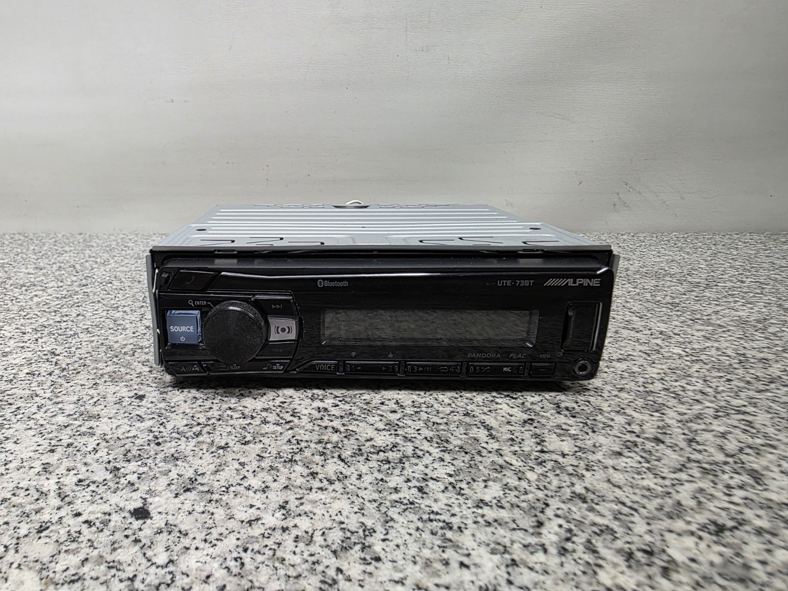 Alpine UTE-73BT Single DIN Car Stereo with Bluetooth
