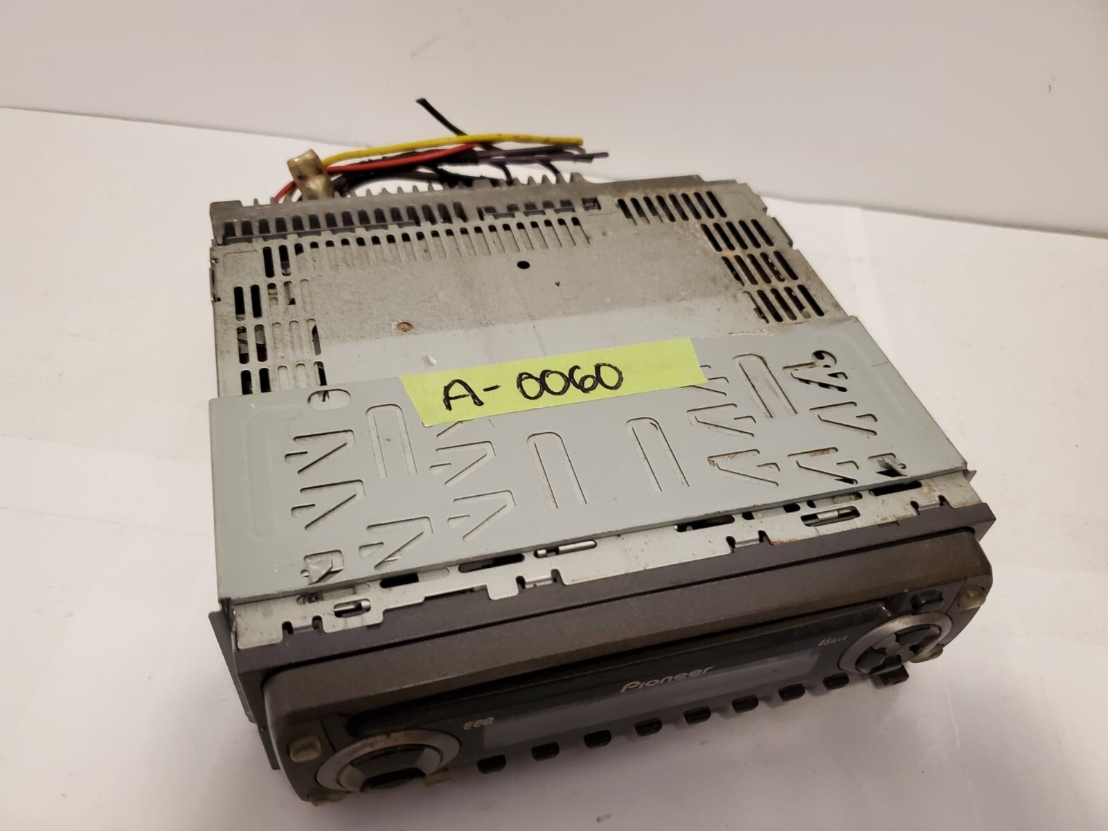 Pioneer car’s radio DEH-1400 Used AM/FM CD Player – (A-0060)