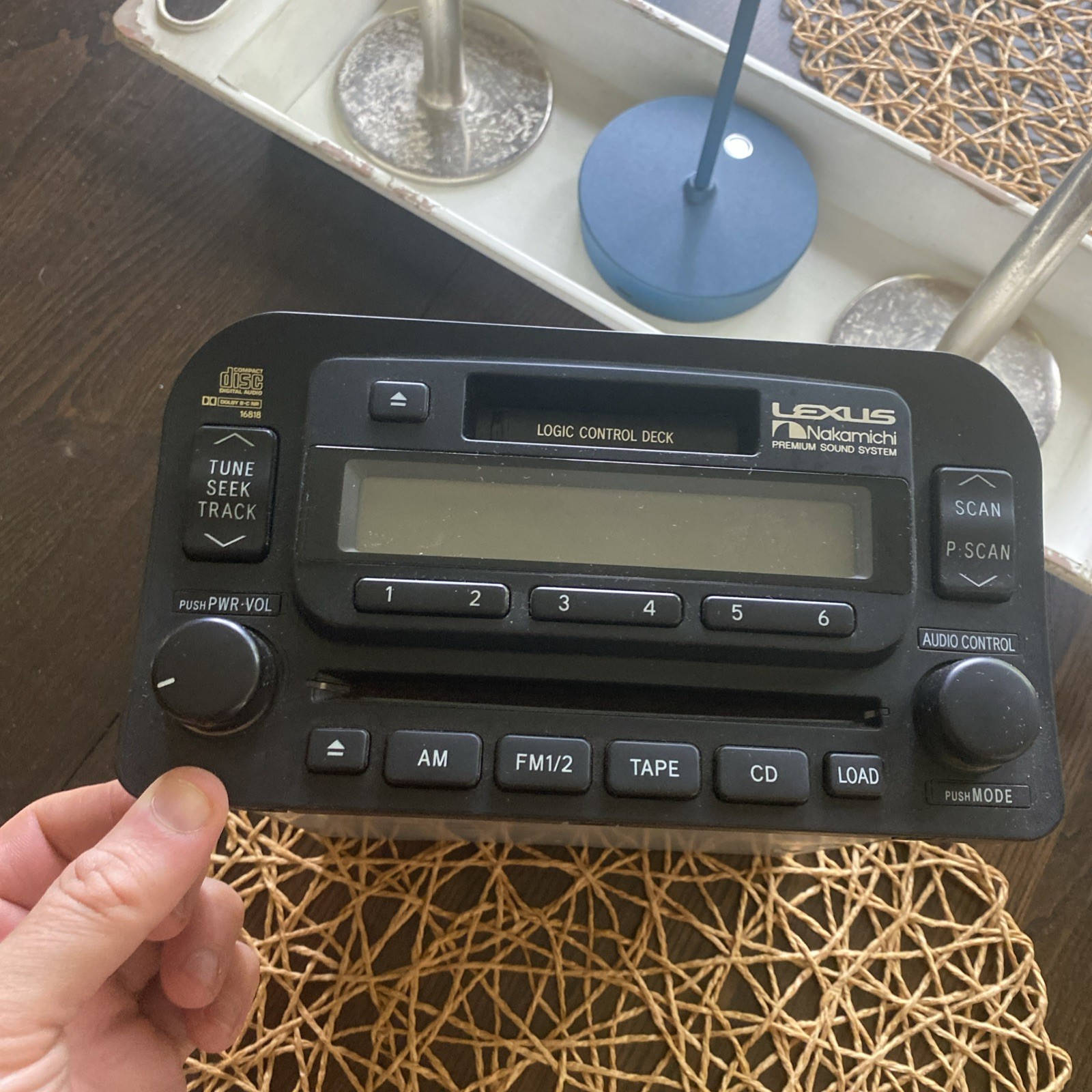 Lexus / Toyota AM FM Radio CD Cass Player 86120-60381 OEM – parts – not working