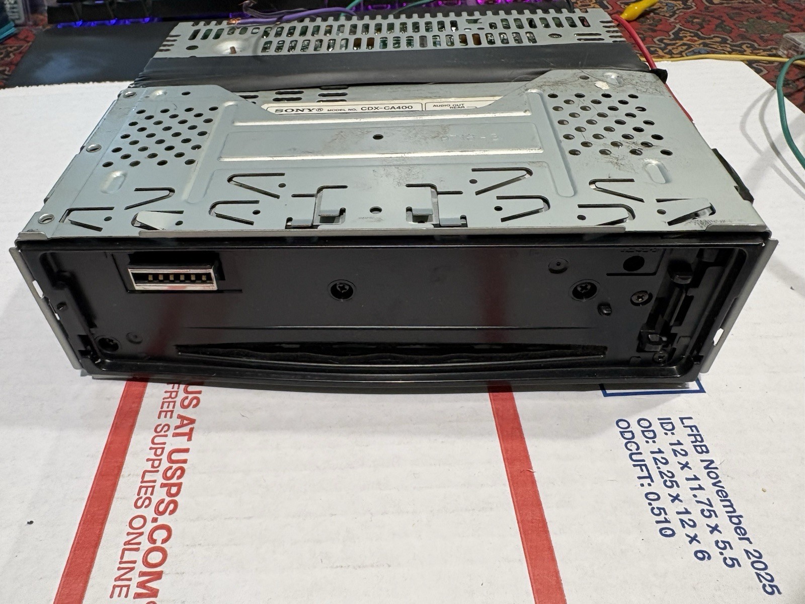 Sony CDX-CA400 Indash Car Stereo CD Player Controller 50W x 4 Works No Remote