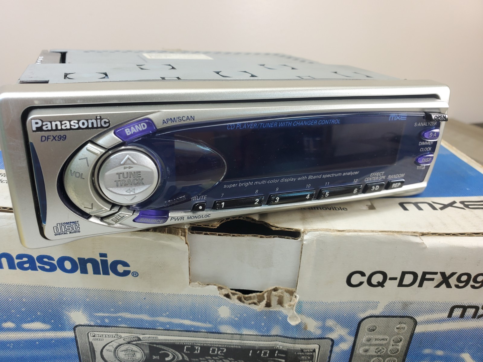 Panasonic CQ DFX-99EUC 5volts car cd player eq spectrum analyzer radio