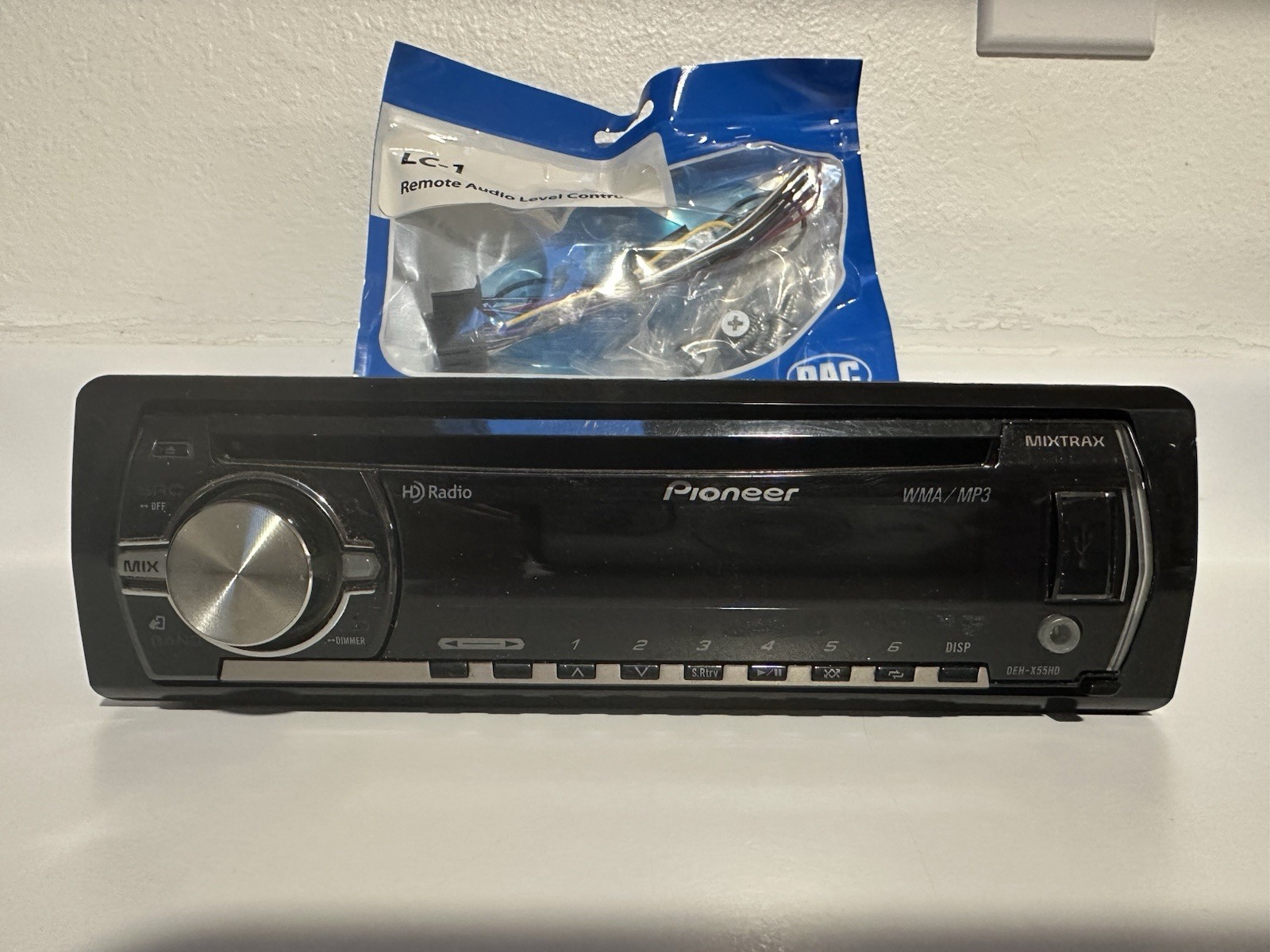 Pioneer DEH-X55HD Mixtrax CD Radio Stero Player Tested Works