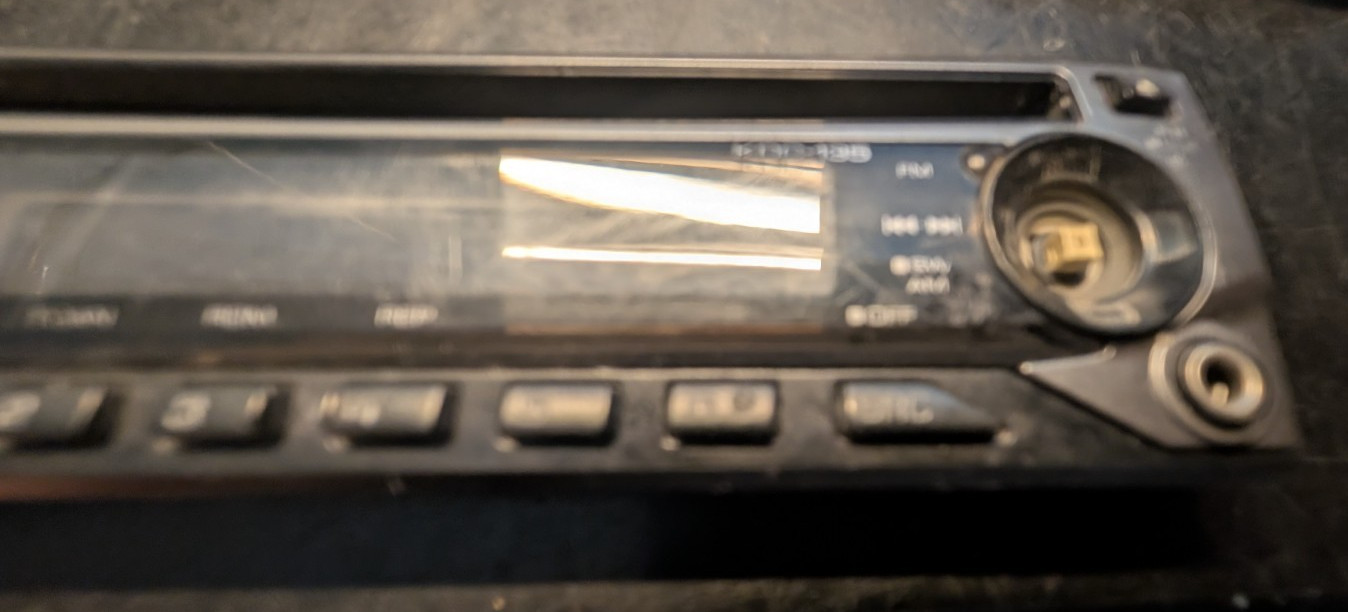 Kenwood Car Stereo Radio KDC-135 Removable FACEPLATE ONLY FOR PART OR REPAIR ONL