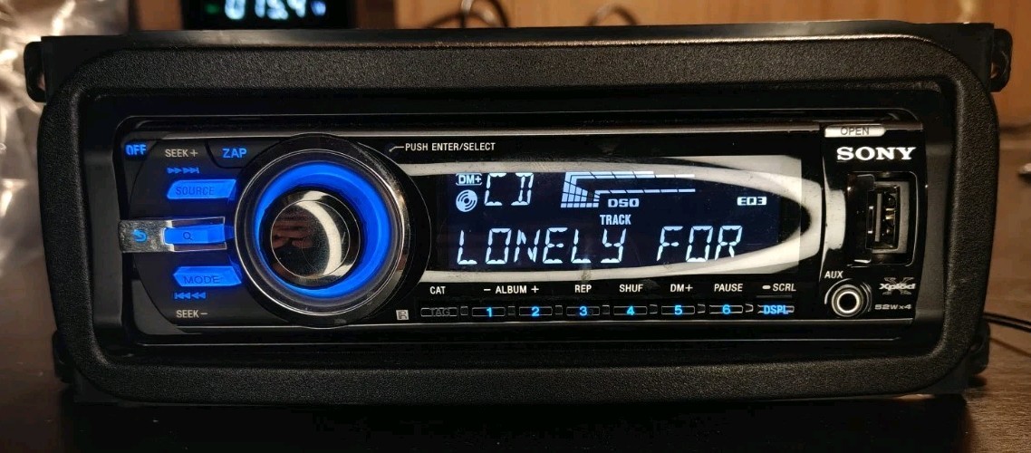 Sony CDX-GT700HD Single DIN Car Stereo HD Radio CD USB AUX Tested Works Harness
